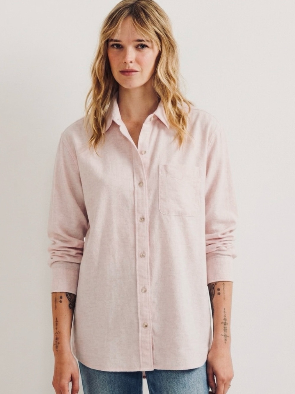 NWT Eddie Bauer Boyfriend Fit Button down in Pale Pink Heather
